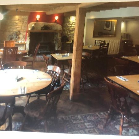 Horse & Hound Inn บรอดเวย์ ภายนอก รูปภาพ